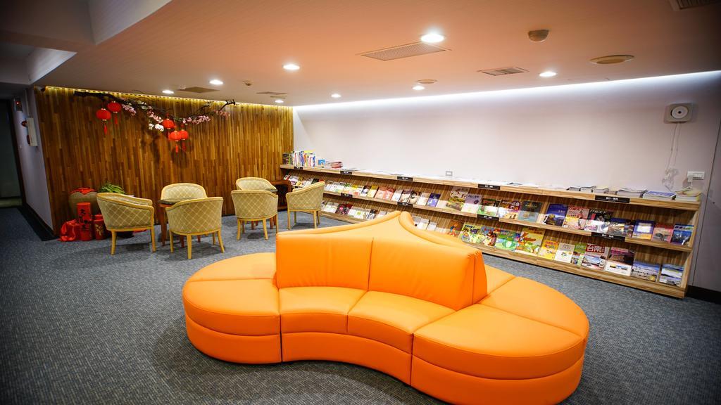 Lincoln Hotel Тайнан Екстериор снимка