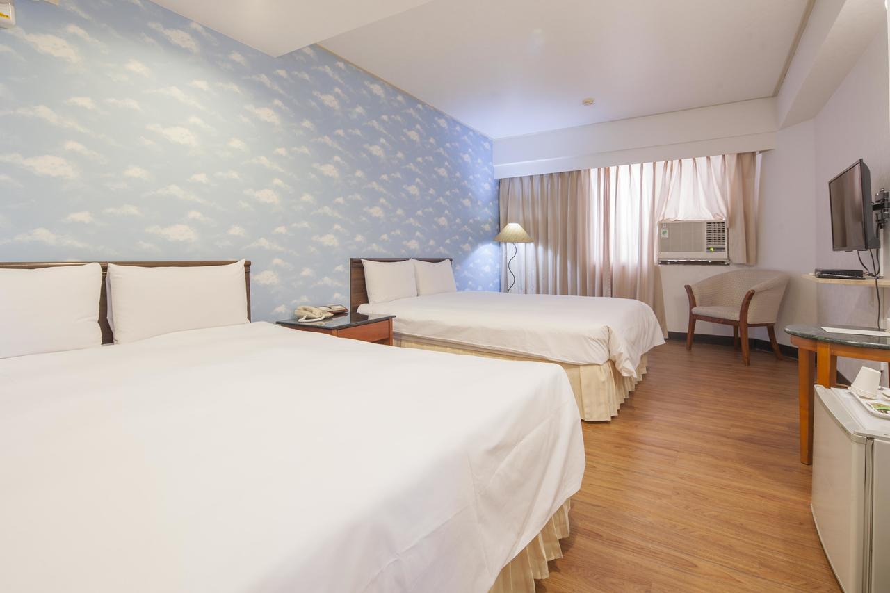 Lincoln Hotel Тайнан Екстериор снимка